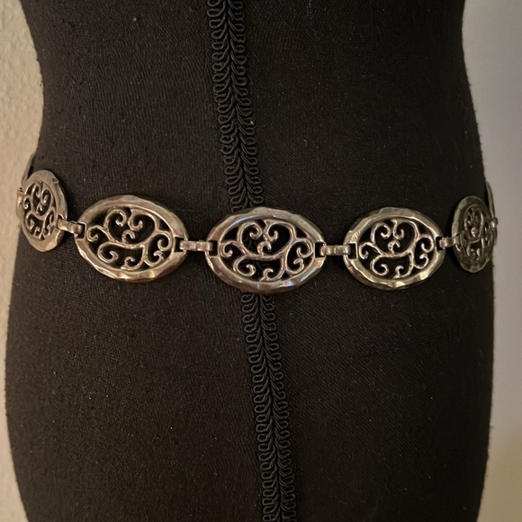 ESCADA Women’s Vintage Gun Metal Sculpted Oval Chainlink Belt Made in Spain E main image 12